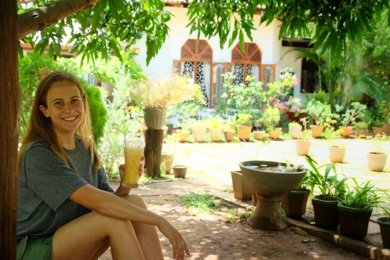 Golden Rainbow Guest House Дамбулла Экстерьер фото